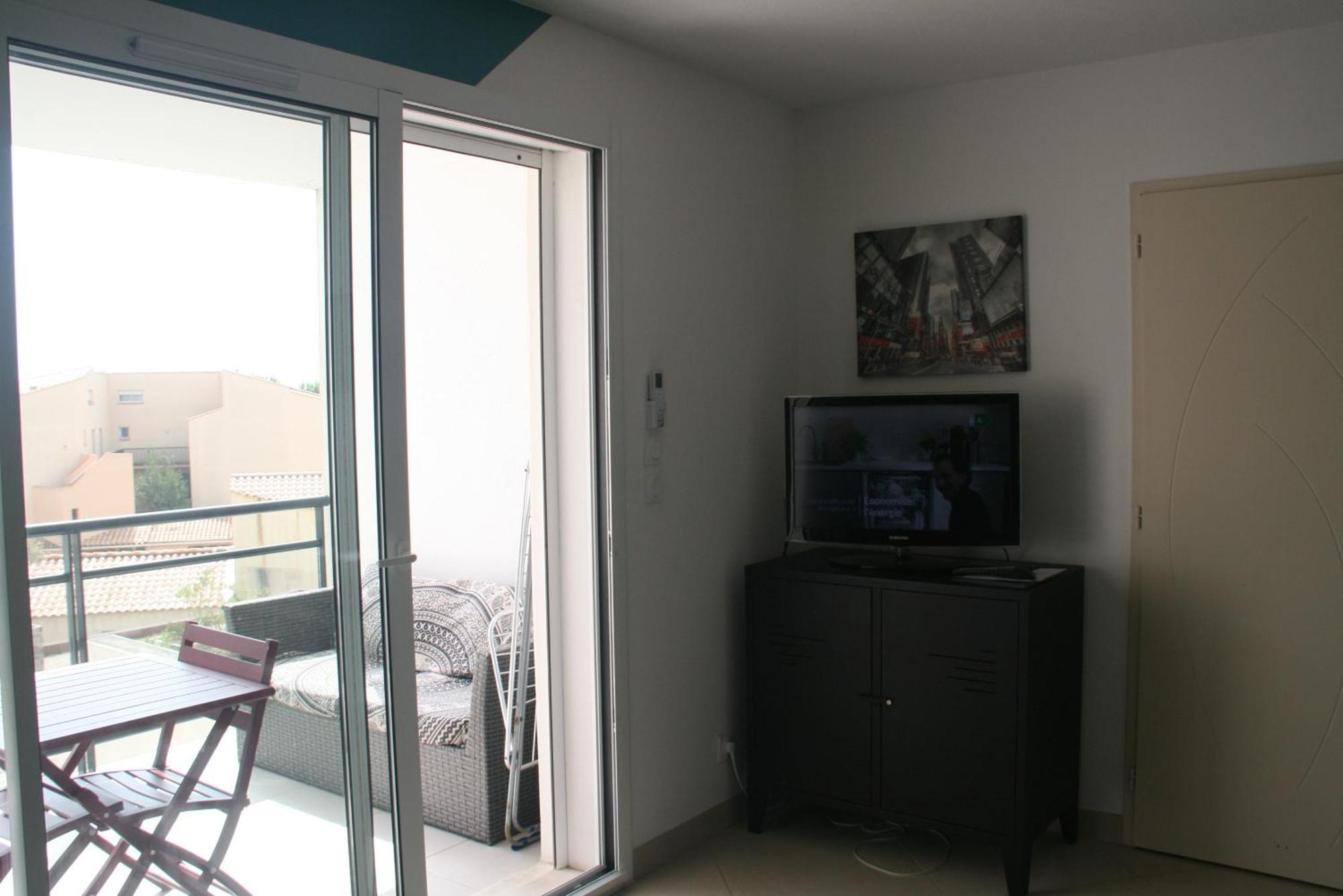 T2 moderne avec terrasse a 100m de la plage et parking sécurisé 4 PERS MAXI Saint-Pierre-la-Mer  Extérieur photo