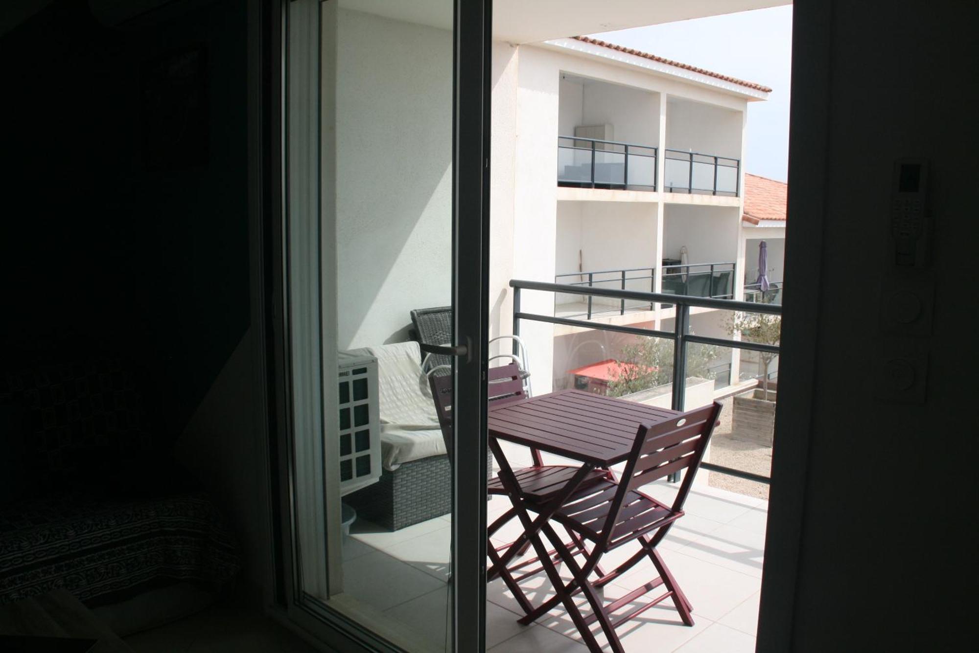 Appartement T2 moderne avec terrasse a 100m de la plage et parking sécurisé 4 PERS MAXI à Saint-Pierre-la-Mer  Extérieur photo